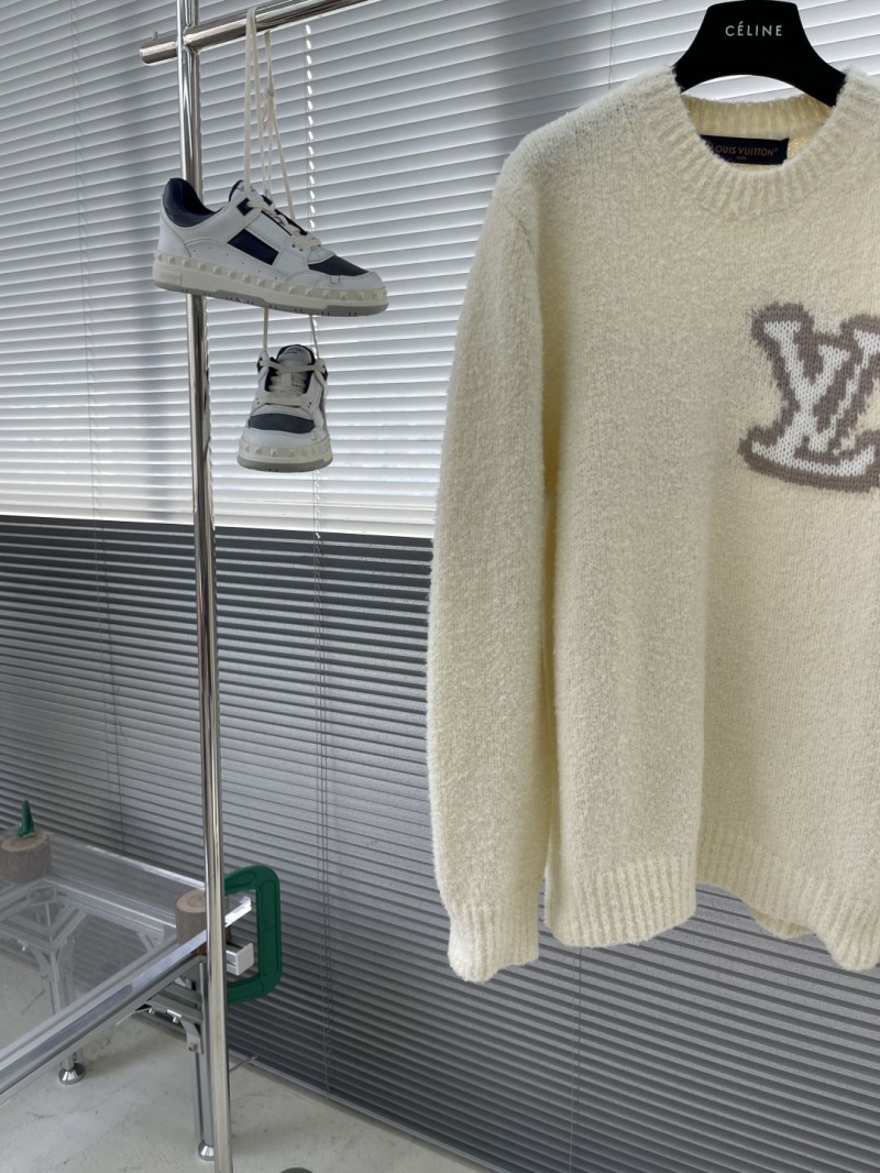 l0vis Vvtt0n sweater